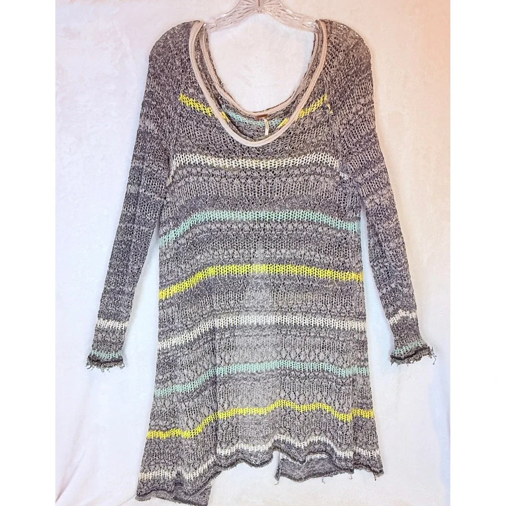 Free People Tunic Sweater Womens M Gray Striped Open Back Distressed EUC Boho